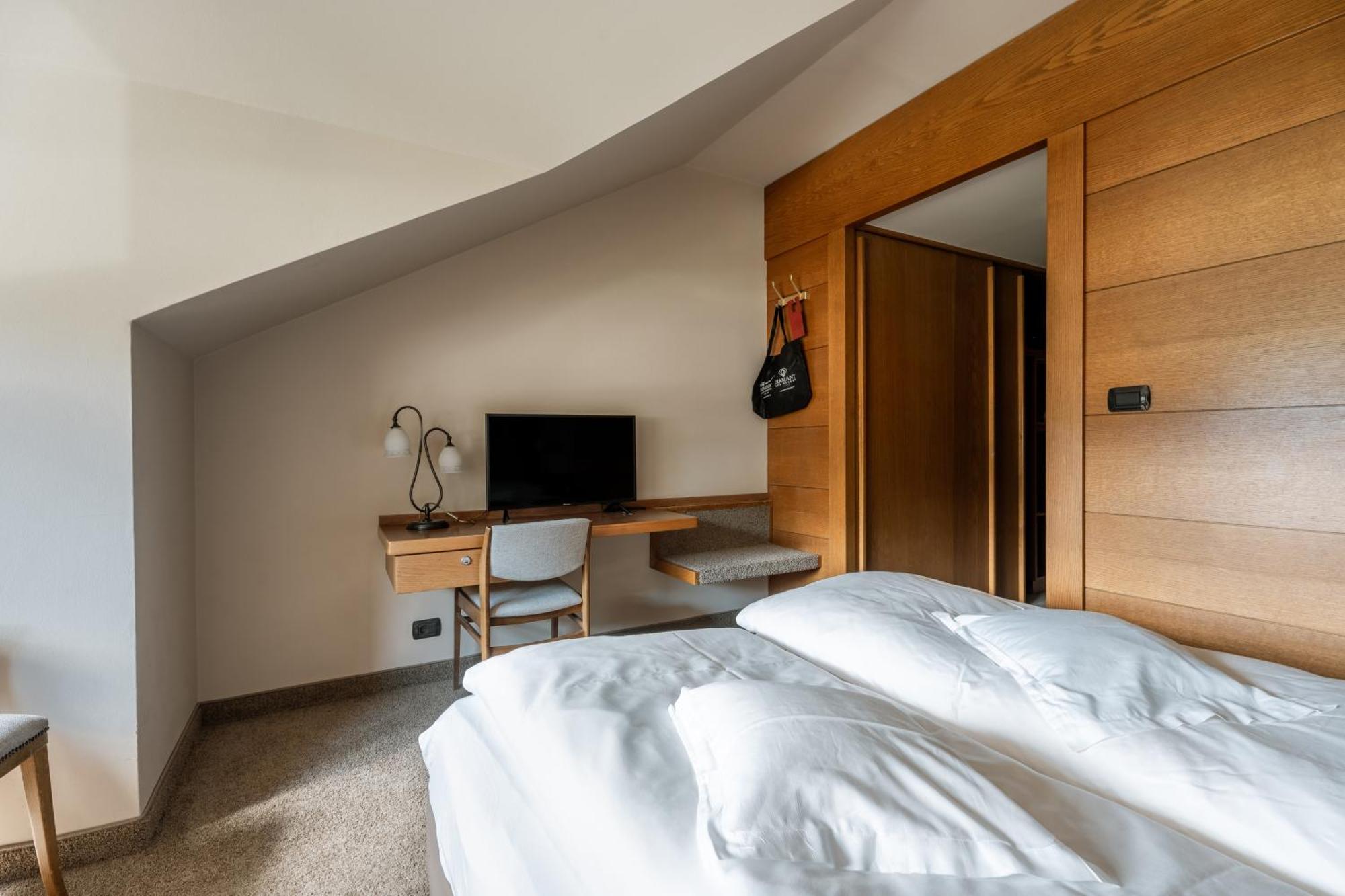 Dominik Alpine City Wellness Hotel - Adults Only Bressanone Eksteriør bilde