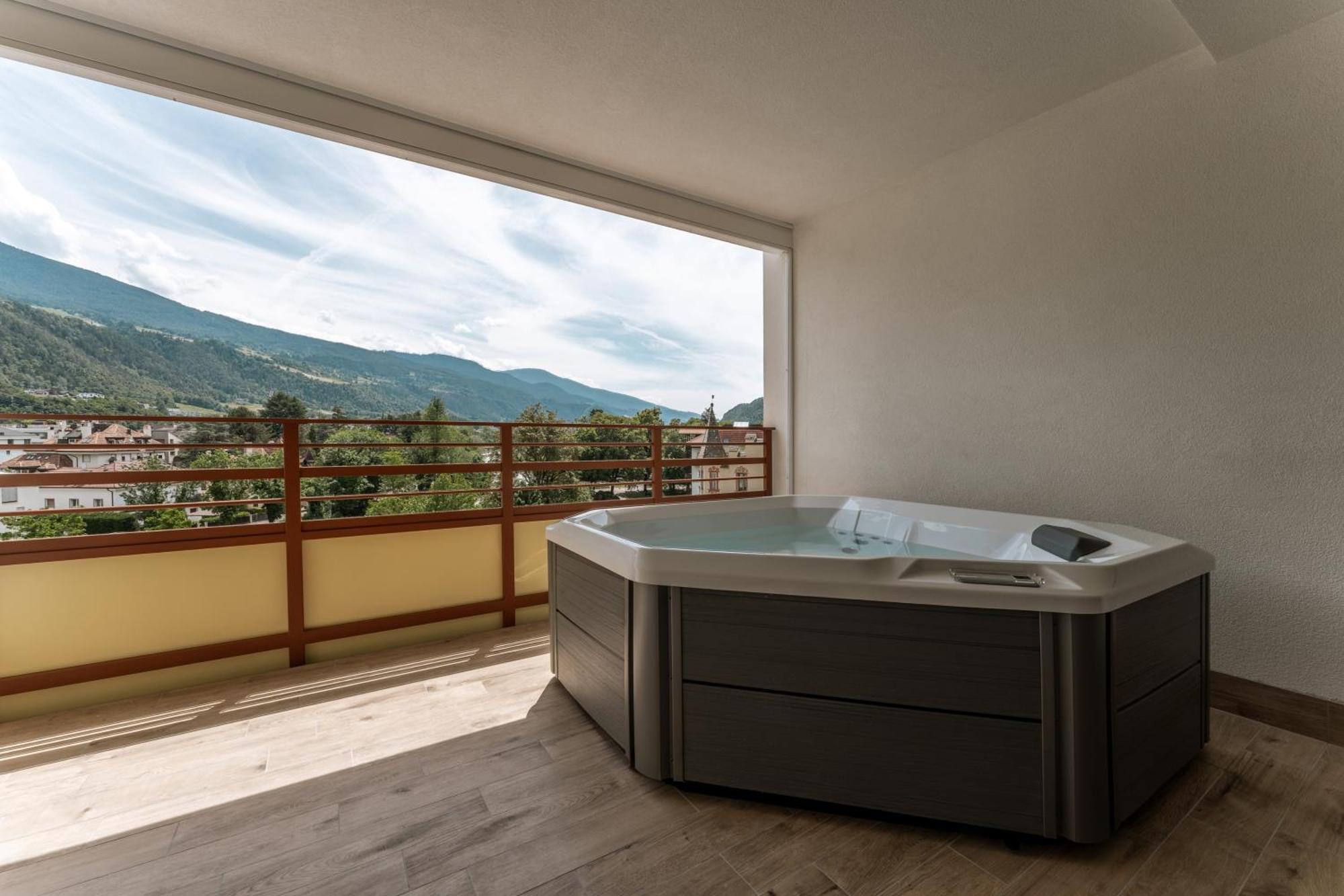 Dominik Alpine City Wellness Hotel - Adults Only Bressanone Rom bilde