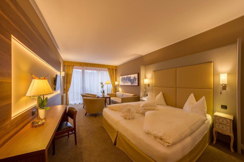 Dominik Alpine City Wellness Hotel - Adults Only Bressanone Eksteriør bilde