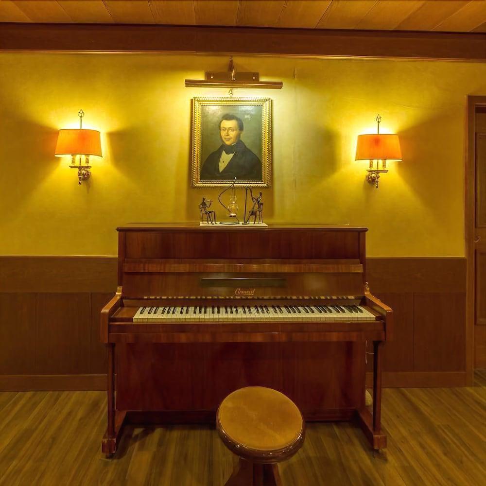 Dominik Alpine City Wellness Hotel - Adults Only Bressanone Eksteriør bilde